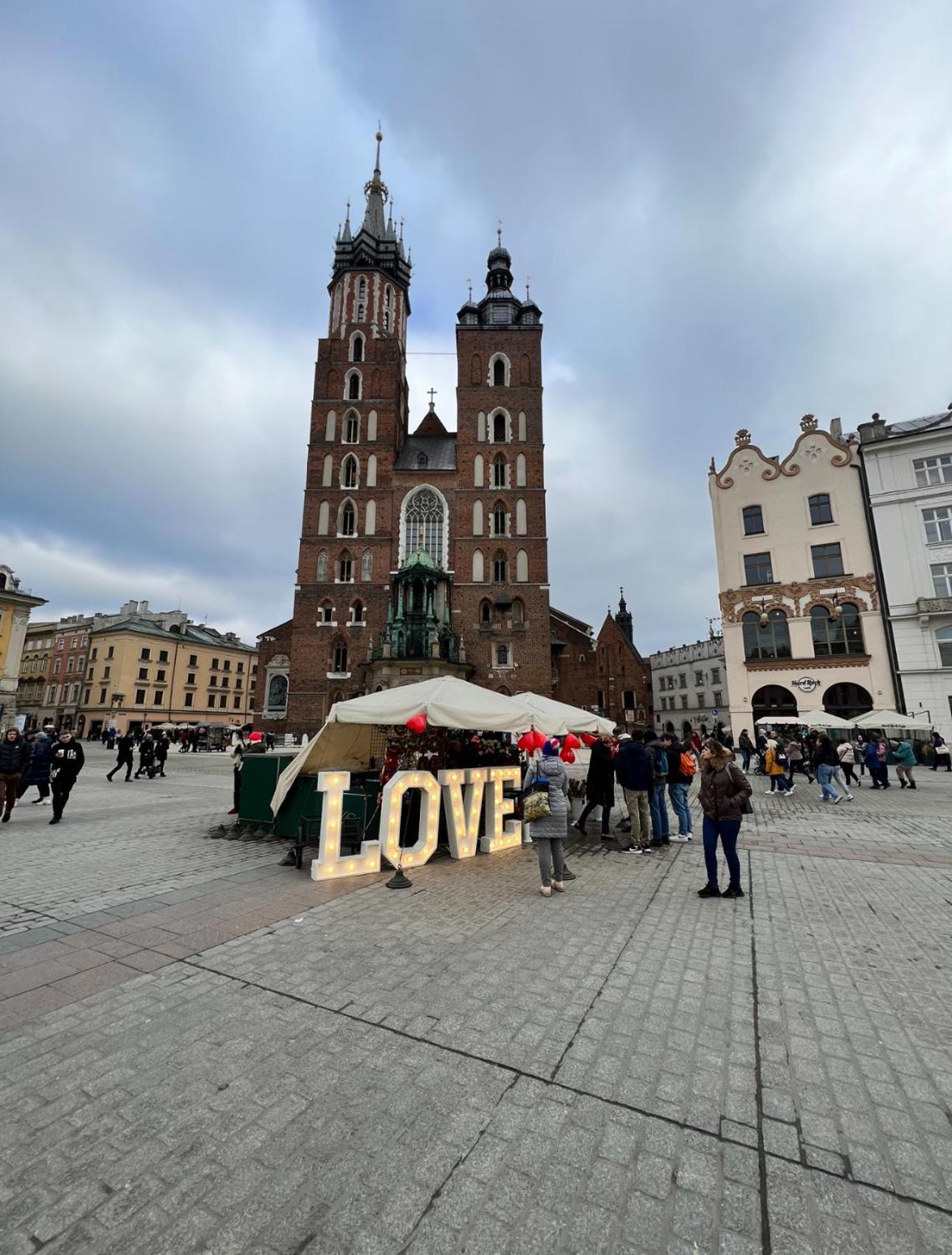 Main Square Apartments Sylvi Краків Екстер'єр фото